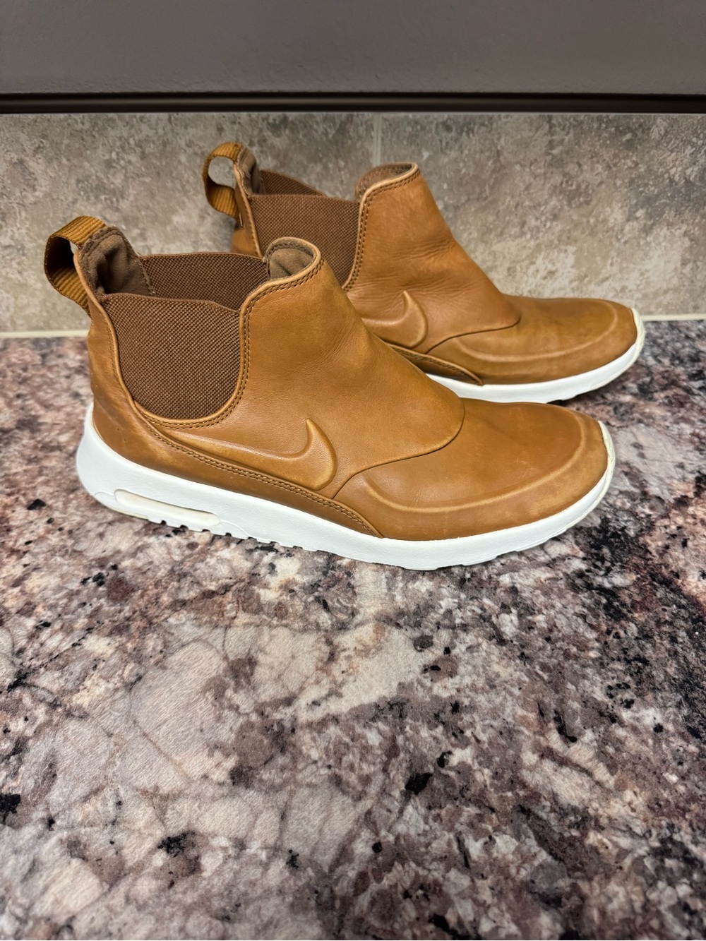 Nike Air Max Thea Mid Chelsea Boots Ale Brown Leather Women’s Size 9.5